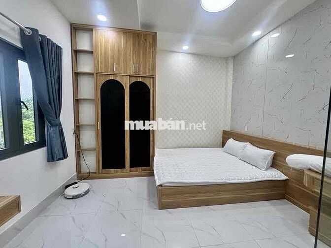 Ngang cực Rộng. hẻm lớn rộng rãi .gần khu trung tâm siêu thị Gò vấp