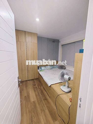 Lô góc, Dịch Vọng Hậu Cầu Giấy, ngõ thông, 39m2, mặt tiền 5.9m, 9.5 tỷ