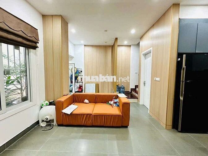Lô góc, Dịch Vọng Hậu Cầu Giấy, ngõ thông, 39m2, mặt tiền 5.9m, 9.5 tỷ