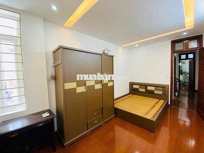 Chính chủ cho thuê nhà phố Vũ Tông Phan, mặt ngõ, 4 tầng.