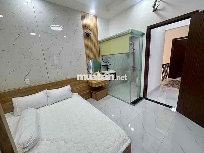 Ngang cực Rộng. hẻm lớn rộng rãi .gần khu trung tâm siêu thị Gò vấp