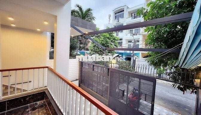BIỆT THỰ SÂN VƯỜN SIÊU ĐẸP –156B  CỘNG HÒA, P13, TÂN BÌNH – KHU VIP