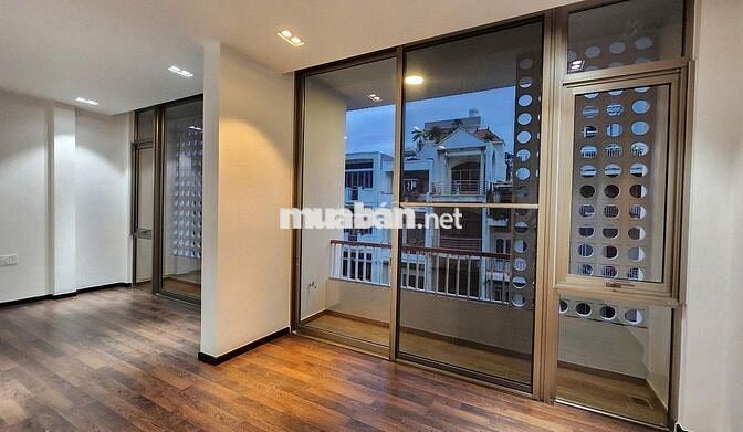 BIỆT THỰ SÂN VƯỜN SIÊU ĐẸP –156B  CỘNG HÒA, P13, TÂN BÌNH – KHU VIP