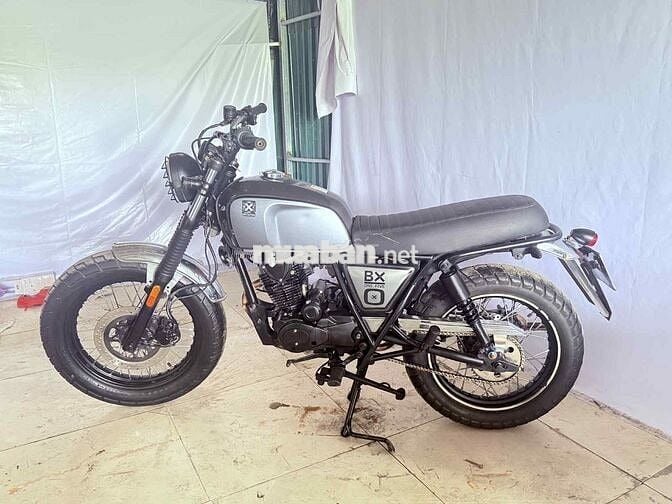 Brixton 150cc mầu xám bạc. máy mạnh,êm bốc