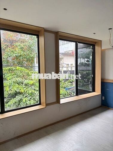 Nhà mặt tiền đường Cách Mạng dt 8x20m trệt 2 lầu 4 phòng lớn