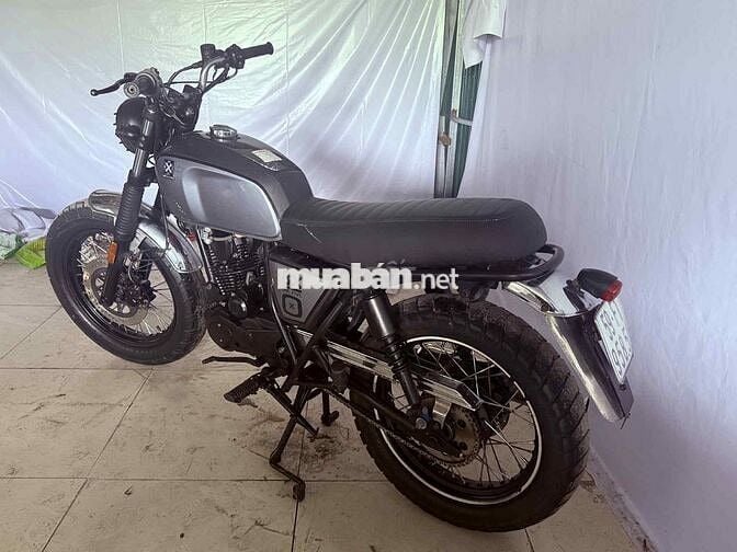 Brixton 150cc mầu xám bạc. máy mạnh,êm bốc