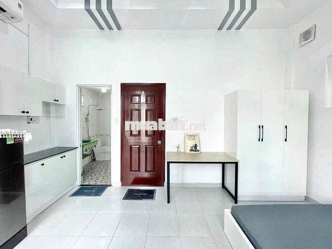 Studio Ban công- 30m2 - Full Nội Thất- ngã tư  Phú Nhuận- Trường Sa.