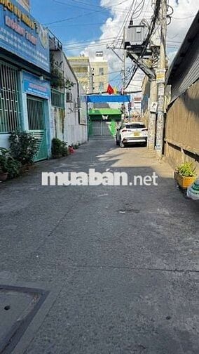 Nhà nát 1xet hẻm ôtô thông gần coopmat Phan Văn Hớn
