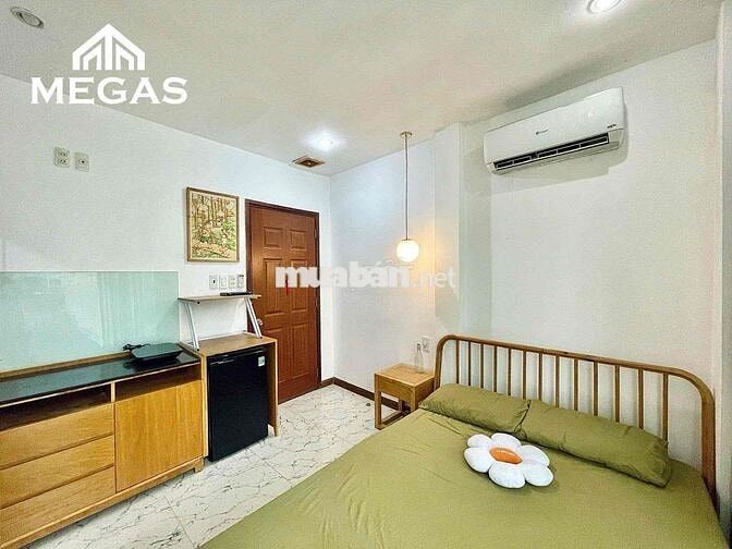 Trống căn BAN CÔNG Full nội thất ngay CMT8 Quận 10