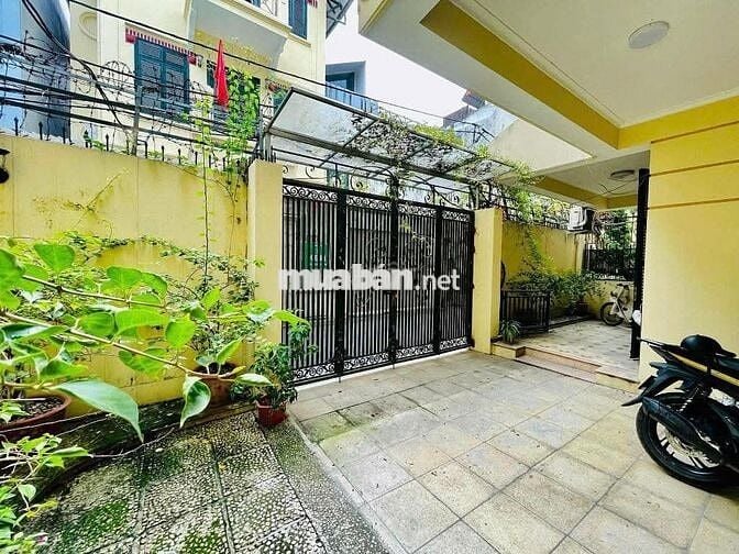 Siêu hiếm, bán nhà Ngọc Hà, diện tích rộng 115m, mặt tiền 7m chỉ 22 tỷ