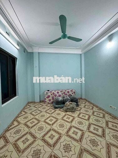 Cần bán gấp nhà phố Lý Nam Đế 25m  5 tầng 3.8mt  5.5 Tỷ Hoàn Kiếm