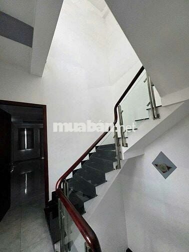 NHÀ 5 LẦU CƯ XÁ PHÚ LÂM A PHƯỜNG 12 Q6(4m x 18m)