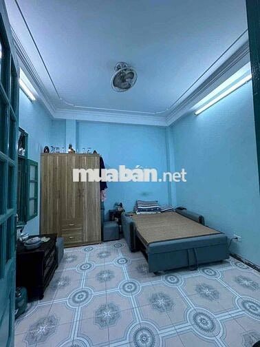 Cần bán gấp nhà phố Lý Nam Đế 25m  5 tầng 3.8mt  5.5 Tỷ Hoàn Kiếm