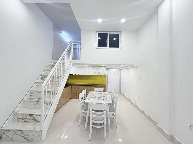 Ngay vòng xoay hàng Xanh, 52m2, 3pn, 2wc, 55m2, 3.8 tỉ, Bình Thạnh.