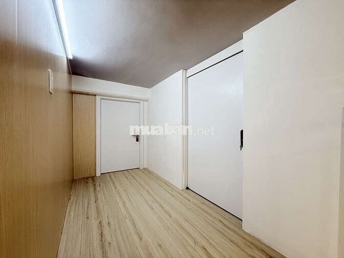 Ngay vòng xoay hàng Xanh, 52m2, 3pn, 2wc, 55m2, 3.8 tỉ, Bình Thạnh.