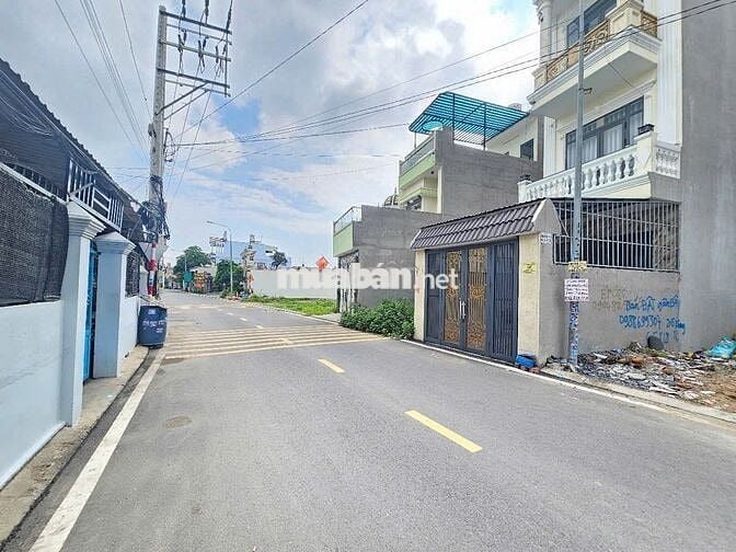 Đất mặt tiền gần trung tâm y tế Dĩ An, p Tân Đông Hiệp, TP Dĩ An.