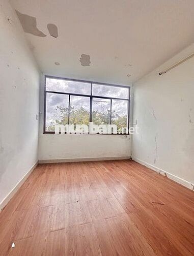 Mặt bằng trệt 2 lầu đường Bờ Hồ Huỳnh Cương chỉ 9 triệu