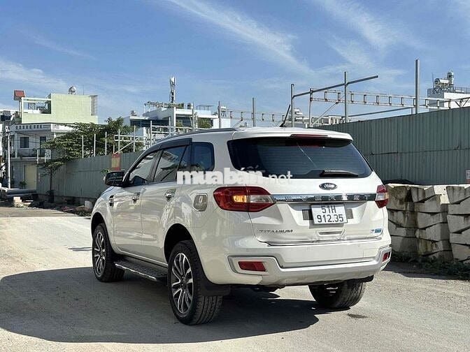 Ford Everest 2.0Titanium 4x2 2021 - 78000km