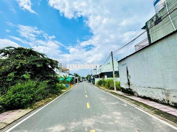 MT PHẠM VĂN CHÈO. TT CỦ CHI. 240m2 - SỔ SẴN CHỜ CÔNG CHỨNG. KDC ĐÔNG.