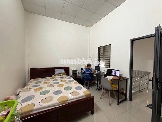 Nhà phố Trần hoà, oto 7chỗ đỗ cửa, 4tầng 42m2 chỉ có 7,2 tỷ. Ko ngập