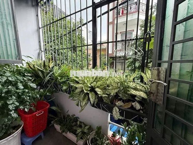 Nhà phố Trần hoà, oto 7chỗ đỗ cửa, 4tầng 42m2 chỉ có 7,2 tỷ. Ko ngập