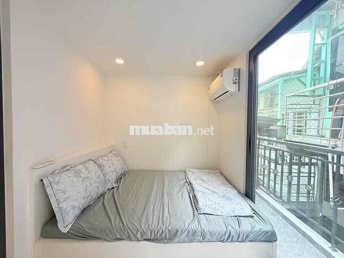 Đinh Bộ Lĩnh ,Nhà nằm trong hẻm 1 sẹc, thông. Sát ngay mặt tiền.