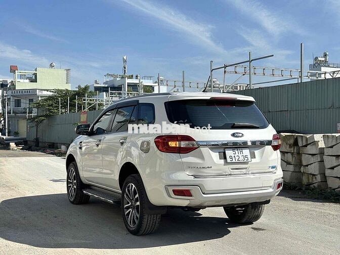 Ford Everest 2.0Titanium 4x2 2021 - 78000km
