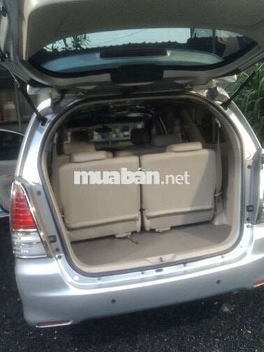 Toyota Innova G 2011 G - 10000 km
