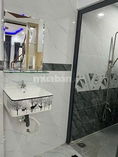 Bán nhà 1 trệt 1 lầu, 2p , 2wc. P. Phước bình, q.9