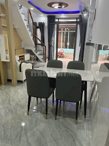 Bán nhà 1 trệt 1 lầu, 2p , 2wc. P. Phước bình, q.9