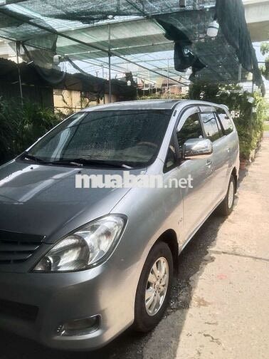 Toyota Innova G 2011 G - 10000 km