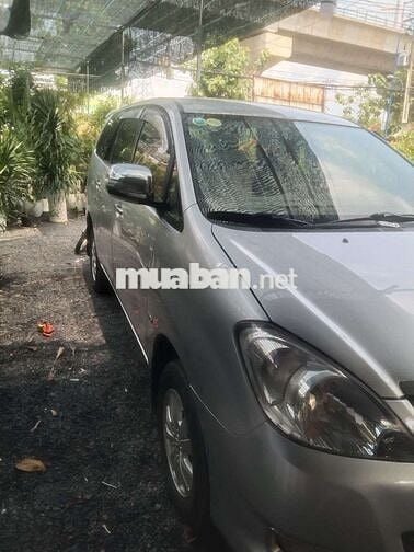 Toyota Innova G 2011 G - 10000 km