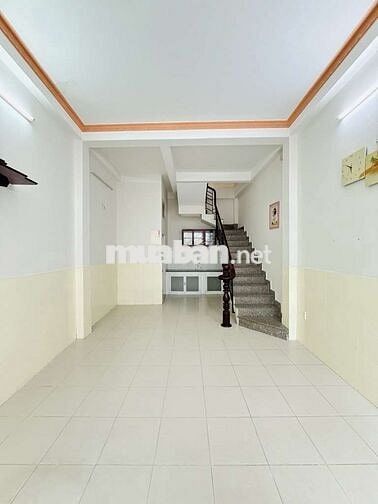 Nhà 3T ngay ngã 5 chuồng tuất p10 gò vấp 4x8 chỉ hơn 4 tỷ, vào ở ngay