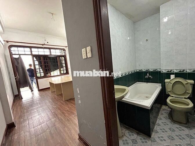CHO THUÊ NHÀ  MẶT PHỐ CHÙA BỘC DT 50M*5 TẦNG