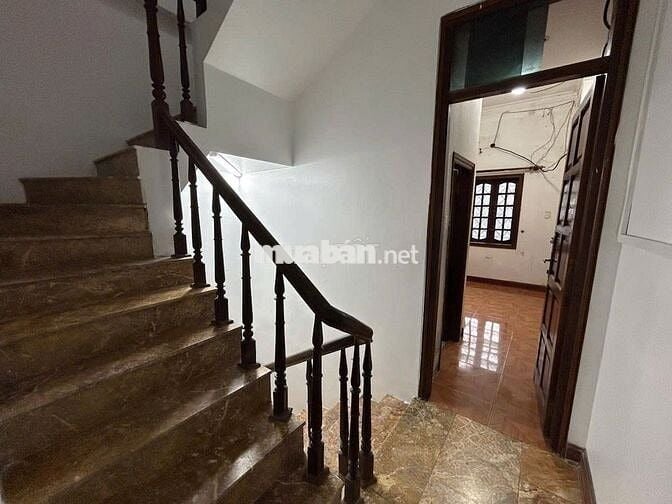 CHO THUÊ NHÀ  MẶT PHỐ CHÙA BỘC DT 50M*5 TẦNG