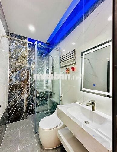 Nhà mới 100% dt66m2 đúc 5 tầng 5pn đẹp lung linh hxh Mã Lò,Q. Bình Tân