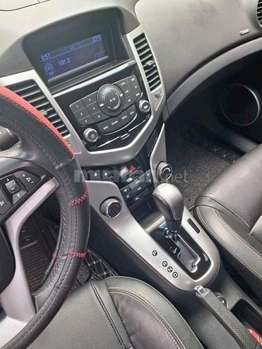 Bán xe Chevrolet Cruze màu đen, số tự động, đời 2015,.