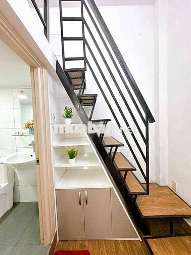 CHO THUÊ PHÒNG ĐẦY ĐỦ NỘI THẤT CÓ CỬA SỔ THOÁNG GẦN QUẬN 1