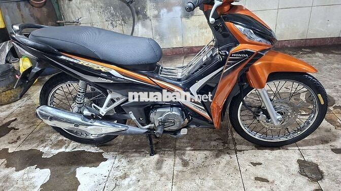 Bán Honda Wave RSX Fi 110 đời 2016 giấy tờ hợp lệ