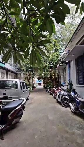 Bán nhà HXH đường Võ Văn Tần Q3 dt: 4.1m x 11m 2 lầu 1ST giá 11 tỷ. 