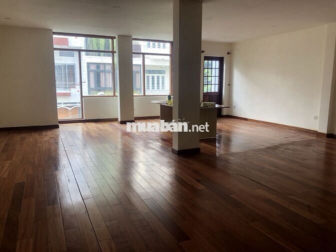 NHÀ CHO THUÊ HẺM LỚN HUỲNH VĂN BÁNH_ 7X20M_ TRỆT 3 LẦU SÂN THƯỢNG.