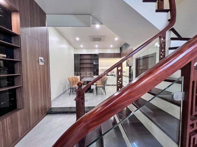 Bán gấp nhà Cầu Giấy, HQV phân lô ô tô đỗ,mặt tiền 4m, giá nhỉnh 13 tỷ