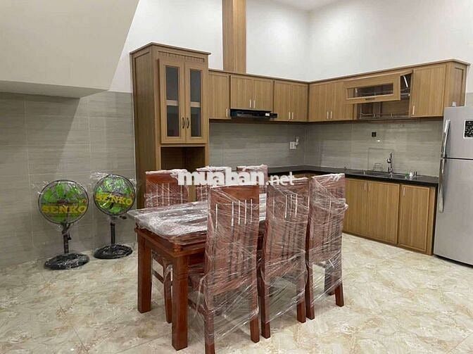 Cho thuê nhà 3 tầng mt cồn dầu 12 hòa xuân