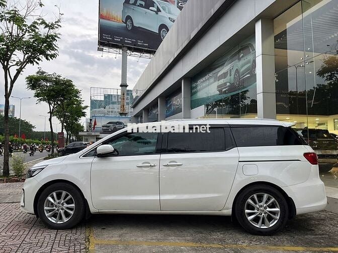 Kia Sedona 2019 Luxury D - 77000 km