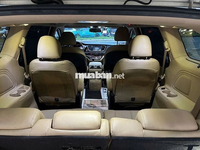 Kia Sedona 2019 Luxury D - 77000 km