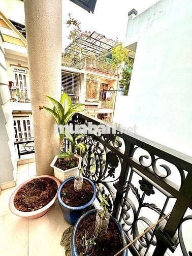 Biệt Thự 4 tầng , HXH , sân oto , Ngang 8m , BHHB , Bình Tân