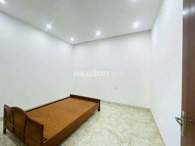 Cho thuê nhà 3 tầng mt cồn dầu 12 hòa xuân