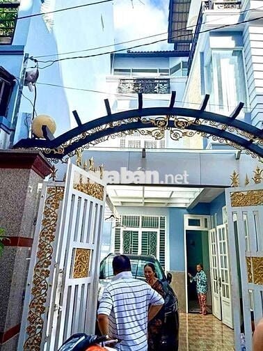 Biệt Thự 4 tầng , HXH , sân oto , Ngang 8m , BHHB , Bình Tân