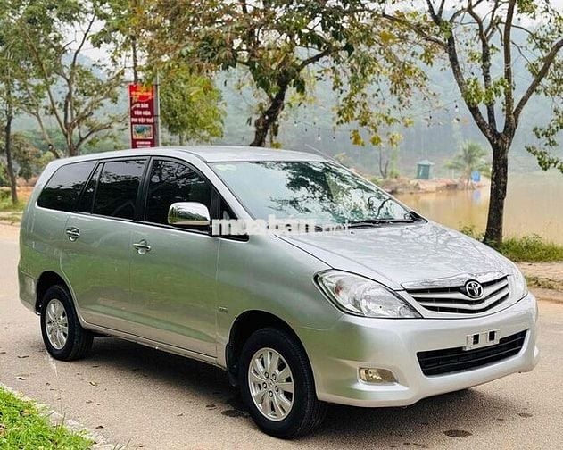 Toyota Innova 2009 G - 123000 km