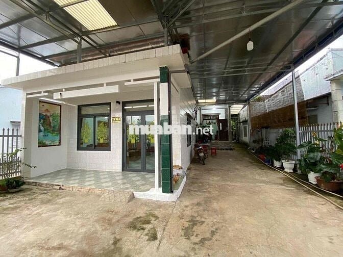 Nhà Lộc Nga - Bảo Lộc - DT 532m2 (MT 10m) sẵn 396m thổ cư đường lớn